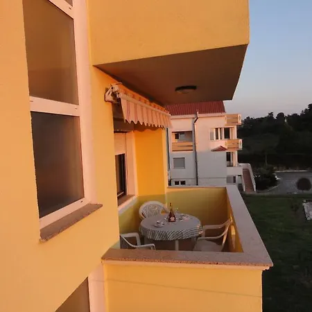Apartment Sestan *