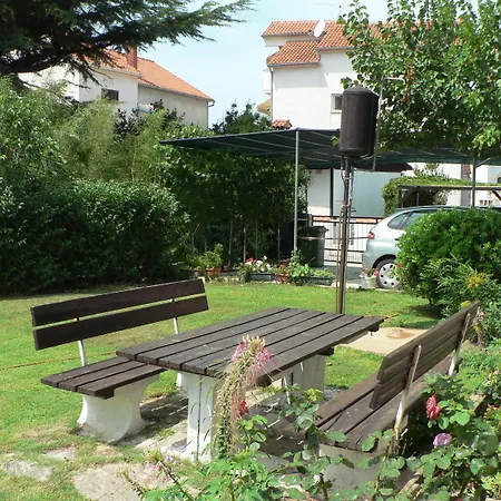 Apartman Sestan