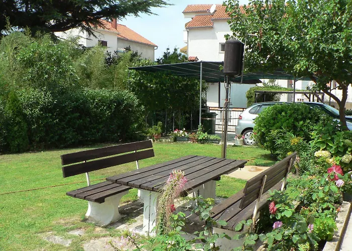 Apartament Sestan
