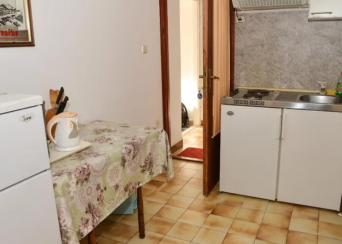 Sestan Apartament *