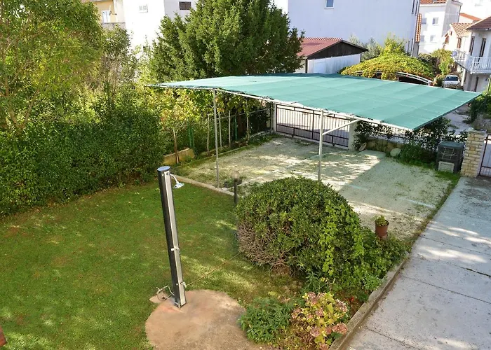 Apartament Sestan