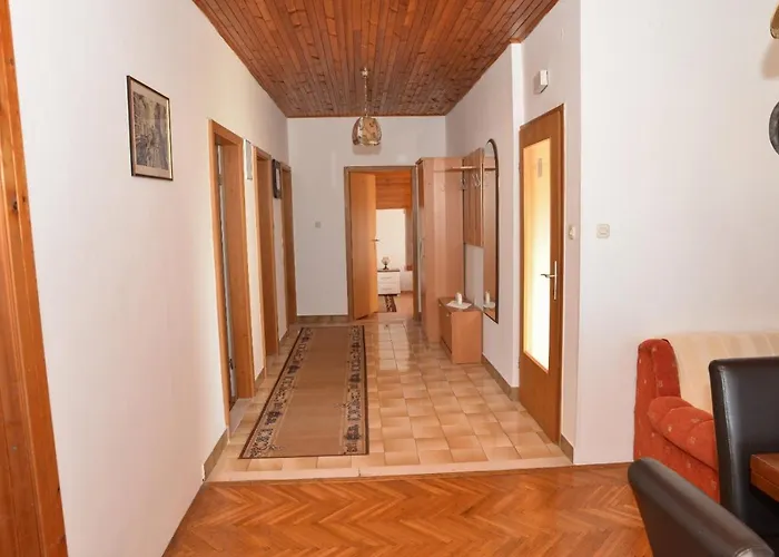 Apartament Sestan