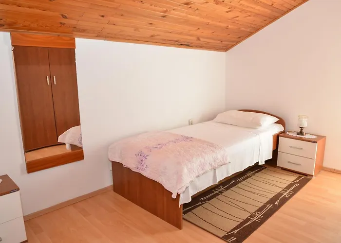 Apartament Sestan *