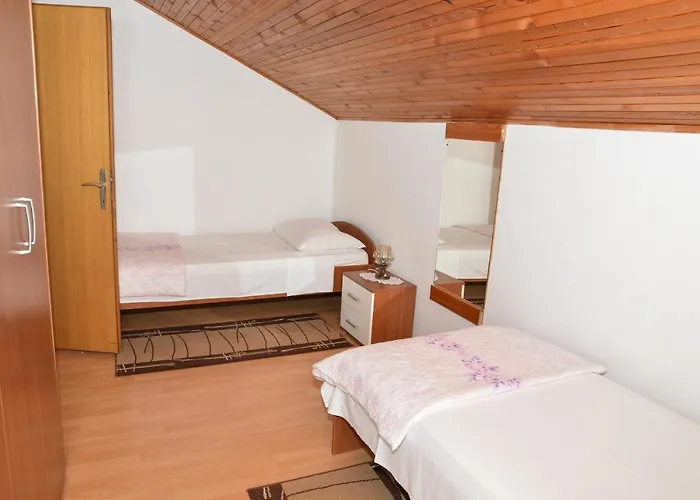 Sestan Apartament *