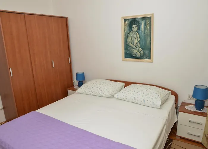 Sestan Apartament *