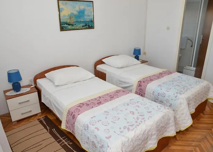 Sestan Apartament *