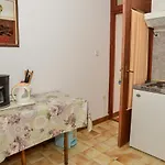 アパート Sestan ザダル