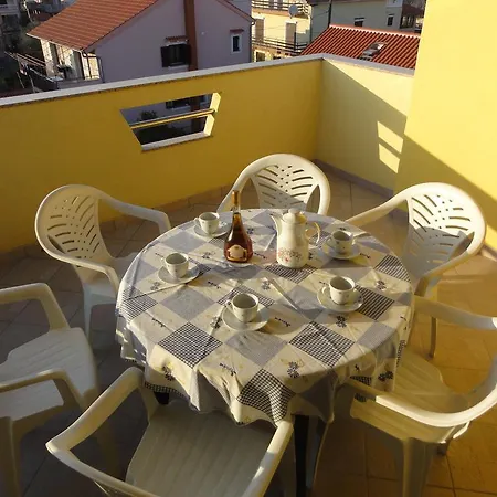 Apartman Sestan Zára