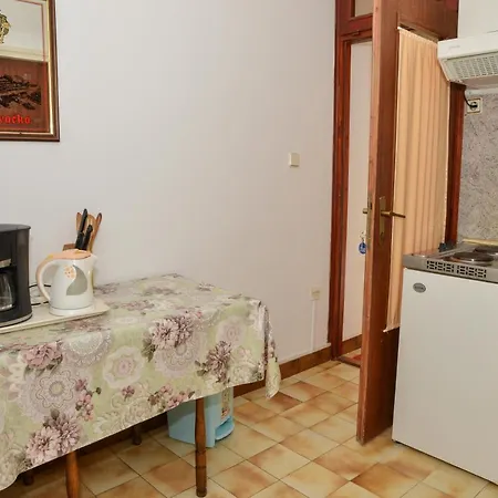 Apartman Sestan Zára